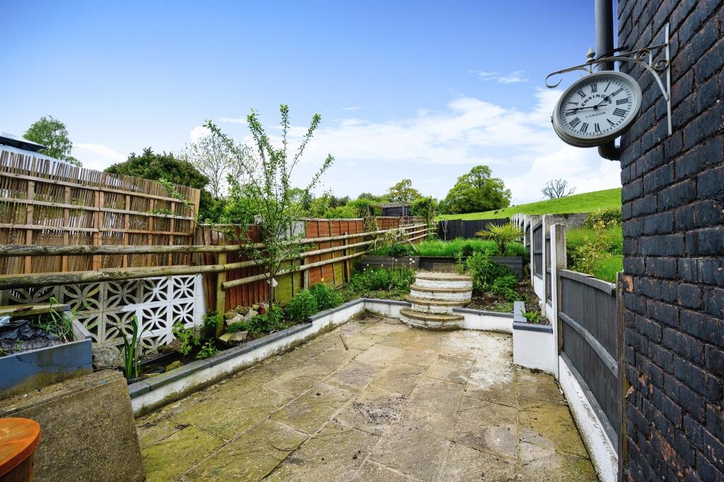 3 bedroom terraced house for sale in Mayfield Road, Ashbourne, DE6