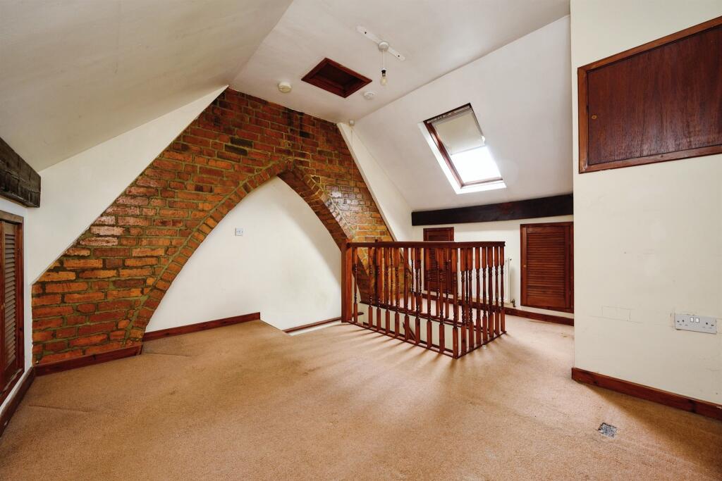 3 bedroom terraced house for sale in Mayfield Road, Ashbourne, DE6