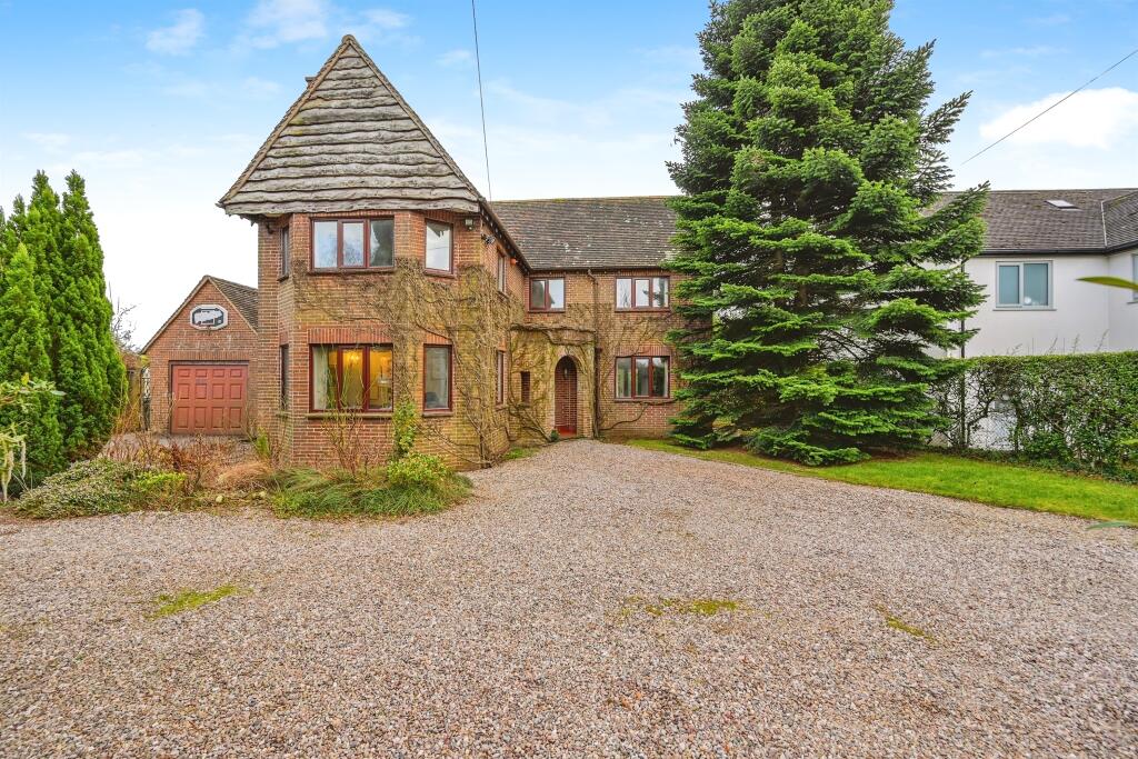 3 bedroom detached house for sale in Windmill Lane, Ashbourne, DE6