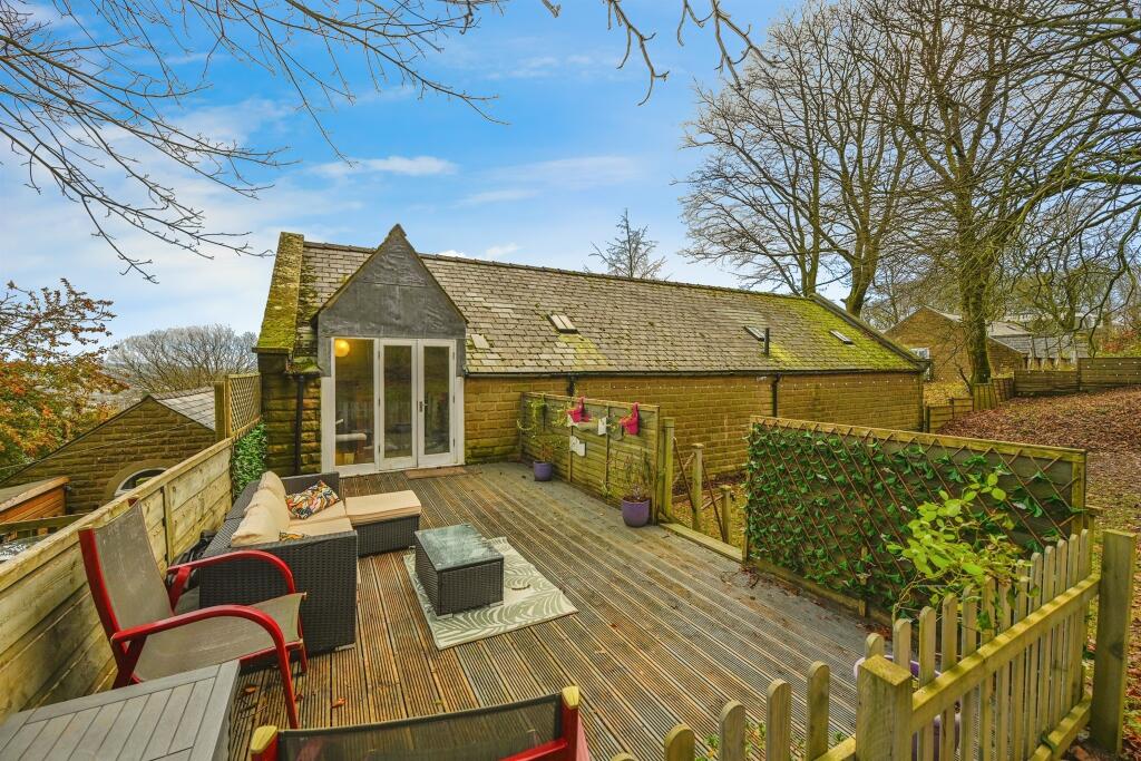 2 bedroom apartment for sale in Corbar Road, Buxton, SK17