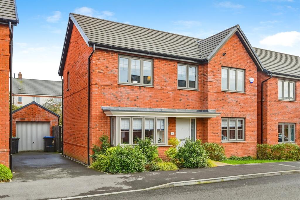 4 bedroom detached house for sale in Wallef Road, Brailsford, Ashbourne