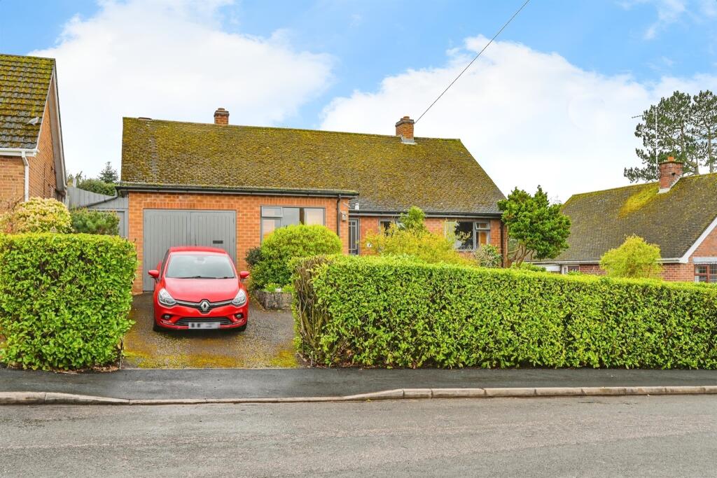2 bedroom detached bungalow for sale in The Greenacre, Clifton