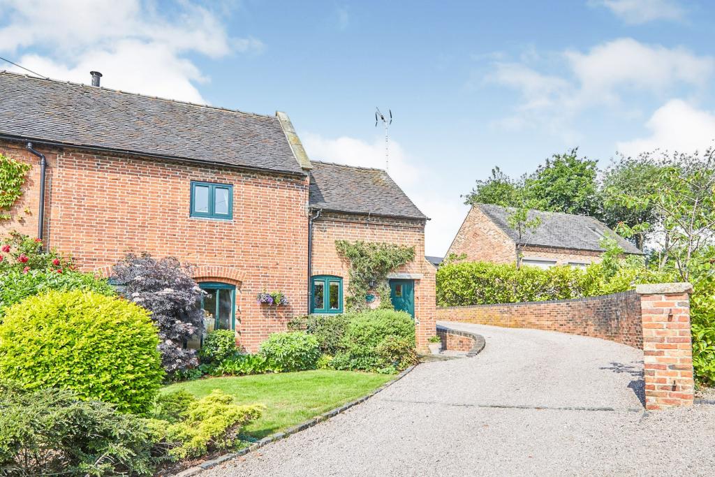 3 bedroom barn conversion for sale in Rodsley Lane, Rodsley, Ashbourne, DE6