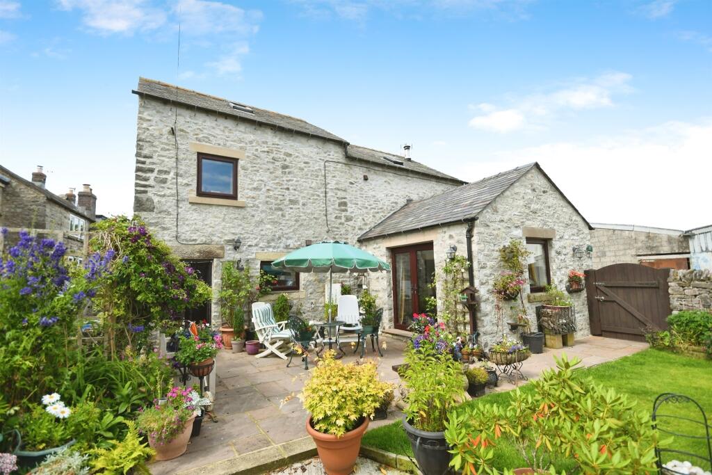 Main image of property: Holly Tree Barn, Flagg, Buxton