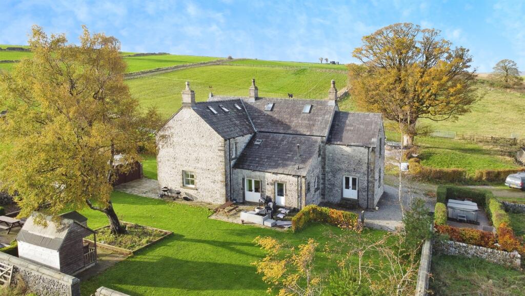 Main image of property: Buxton, Buxton