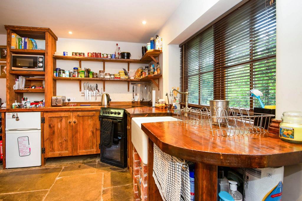 4 bedroom detached house for sale in Upper Lumsdale, Matlock, DE4