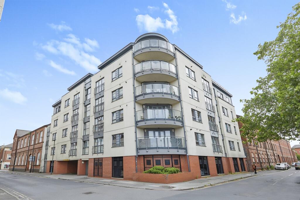 2 bedroom flat for sale in Carrington Street, Derby, DE1