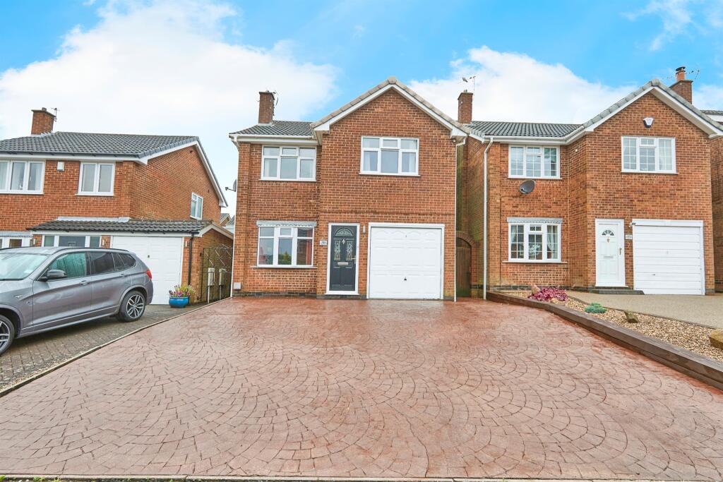 4 bedroom detached house for sale in Lathkill Drive, Marehay, Ripley, DE5