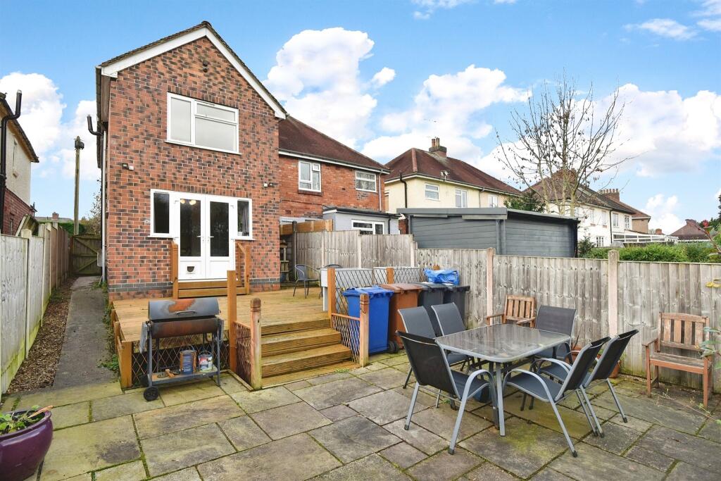 3 bedroom semidetached house for sale in Park Avenue, Uttoxeter, ST14