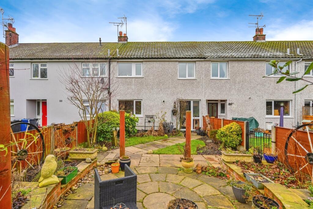3 bedroom terraced house for sale in Valley View Walk, Rocester