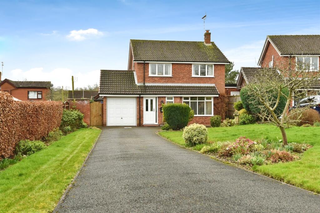 3 bedroom detached house for sale in The Weavers, Denstone, Uttoxeter, ST14