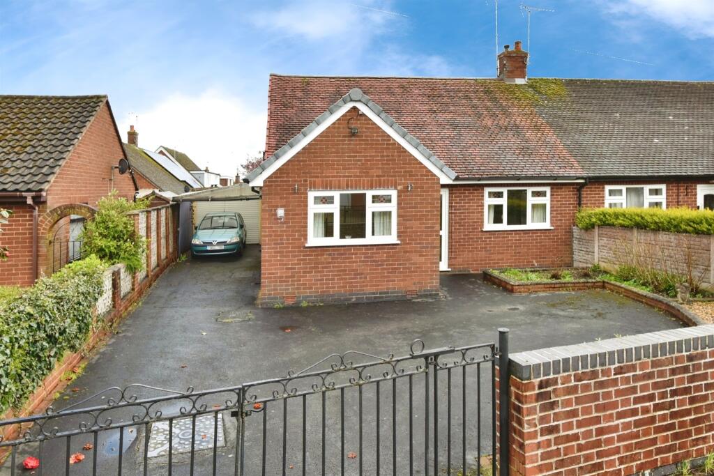 2 bedroom semidetached bungalow for sale in Hawthornden Gardens