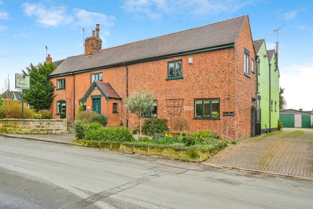 8 bedroom detached house for sale in High Street, Stramshall, Uttoxeter