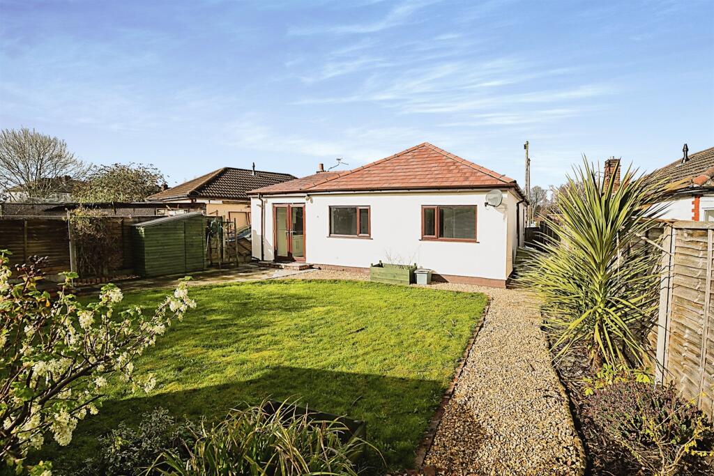 2 bedroom detached bungalow for sale in Oakfield Avenue, Upton, Chester