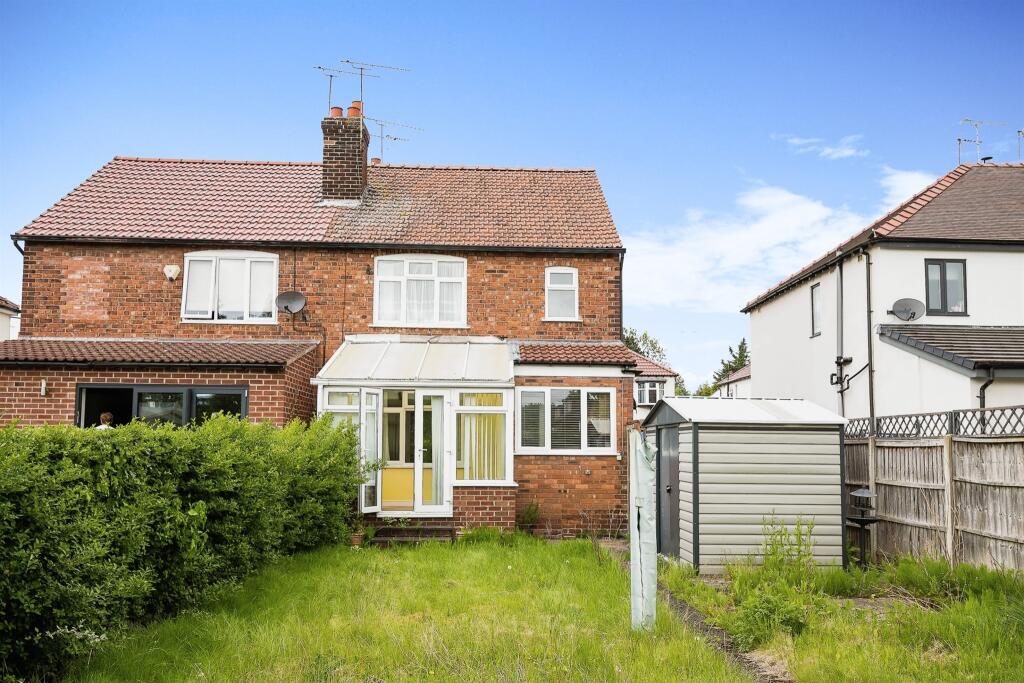 3 bedroom semidetached house for sale in Sandon Road, Newton, Chester, CH2