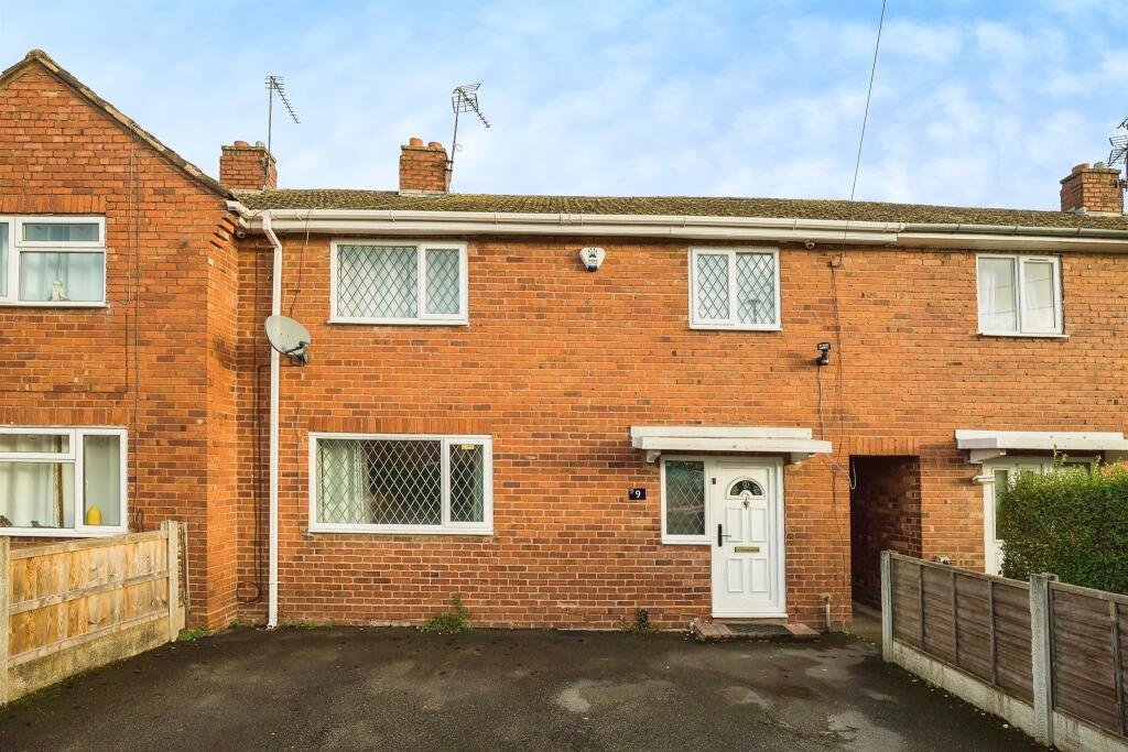 3 bedroom terraced house for sale in Greenfields, Upton, Chester, CH2