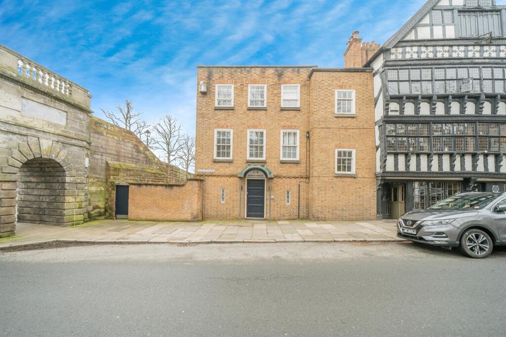 1 bedroom flat for sale in Lower Bridge Street, Chester, CH1