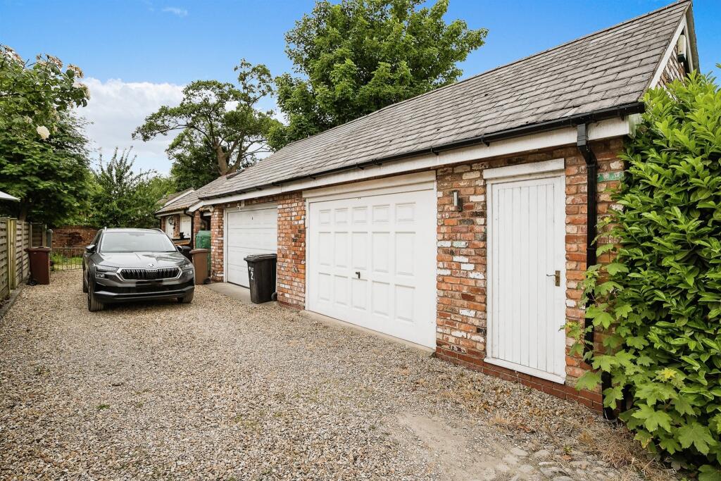 Additional property image - Deeside Lane, Sealand, Chester