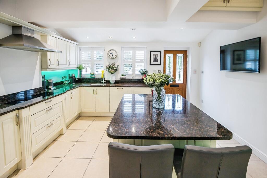 Additional property image - Deeside Lane, Sealand, Chester