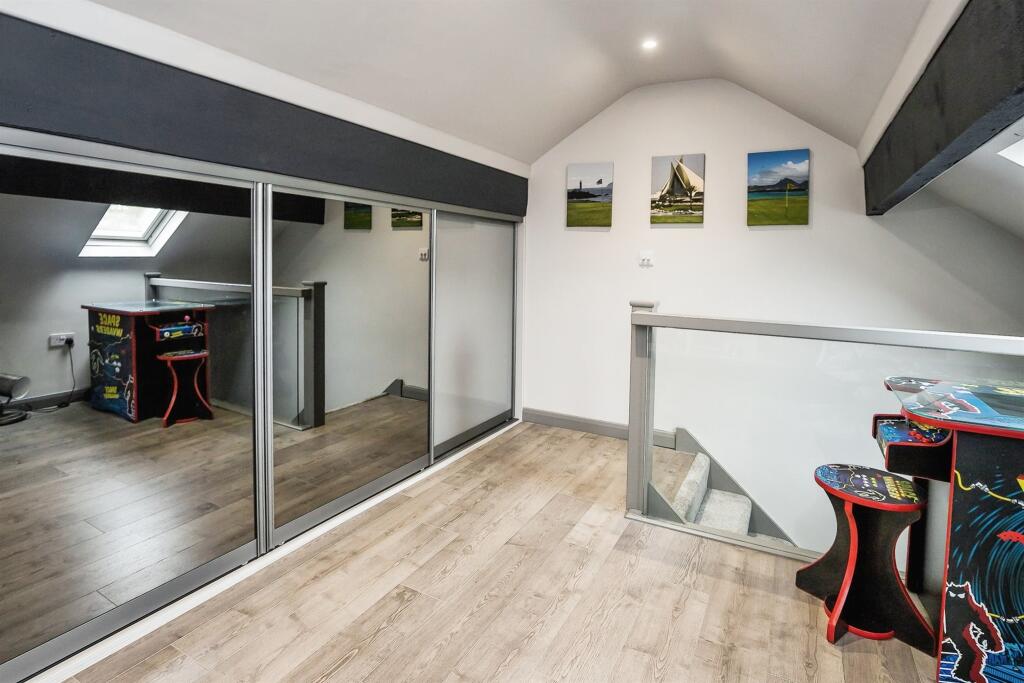 Additional property image - Deeside Lane, Sealand, Chester
