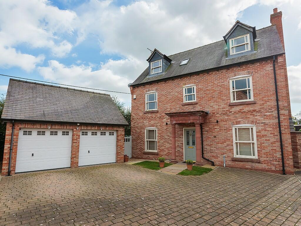 Main image of property: Castlegate, Holt, Wrexham