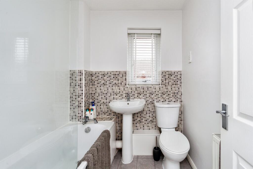 Additional property image - Springfields, Mickle Trafford, Chester