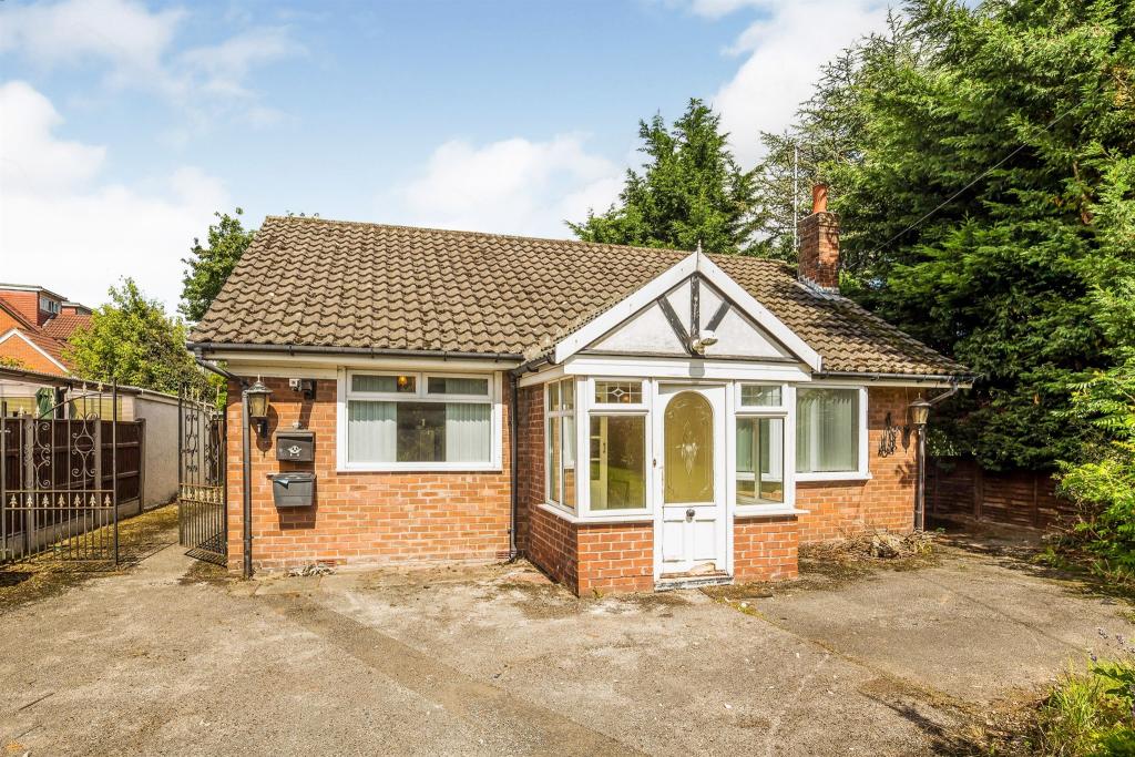 2 bedroom detached bungalow for sale in Warrington Road, Mickle