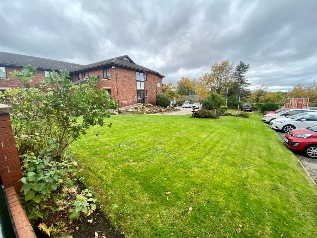 1 bedroom retirement property for sale in Lower Robin Hood Lane, Helsby
