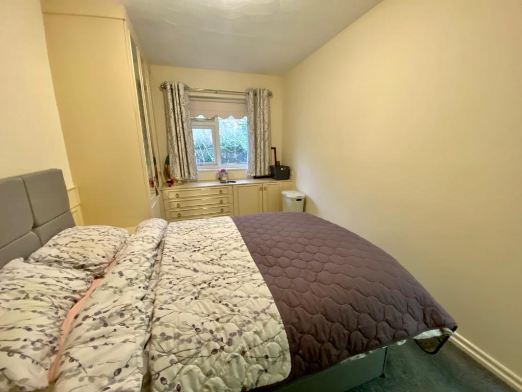 2 bedroom apartment for sale in Lower Robin Hood Lane, Helsby, Frodsham