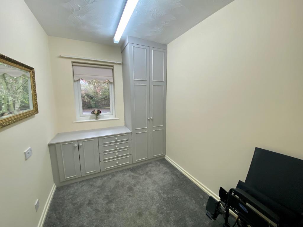 2 bedroom apartment for sale in Lower Robin Hood Lane, Helsby, Frodsham