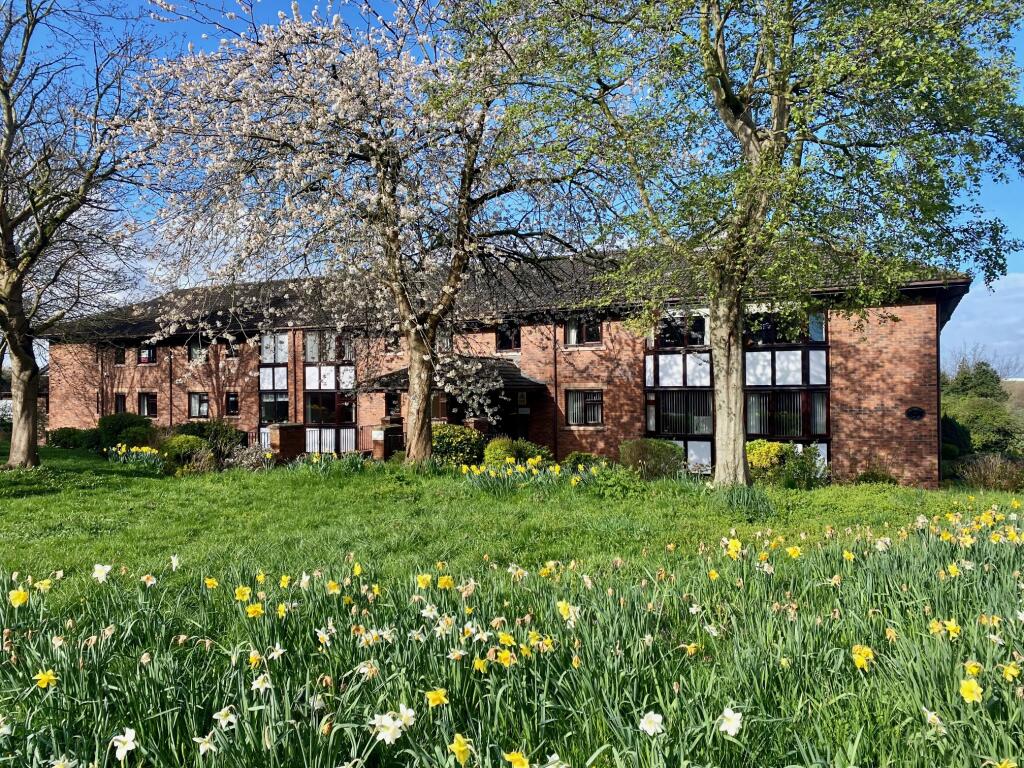 2 bedroom apartment for sale in Lower Robin Hood Lane, Helsby, Frodsham