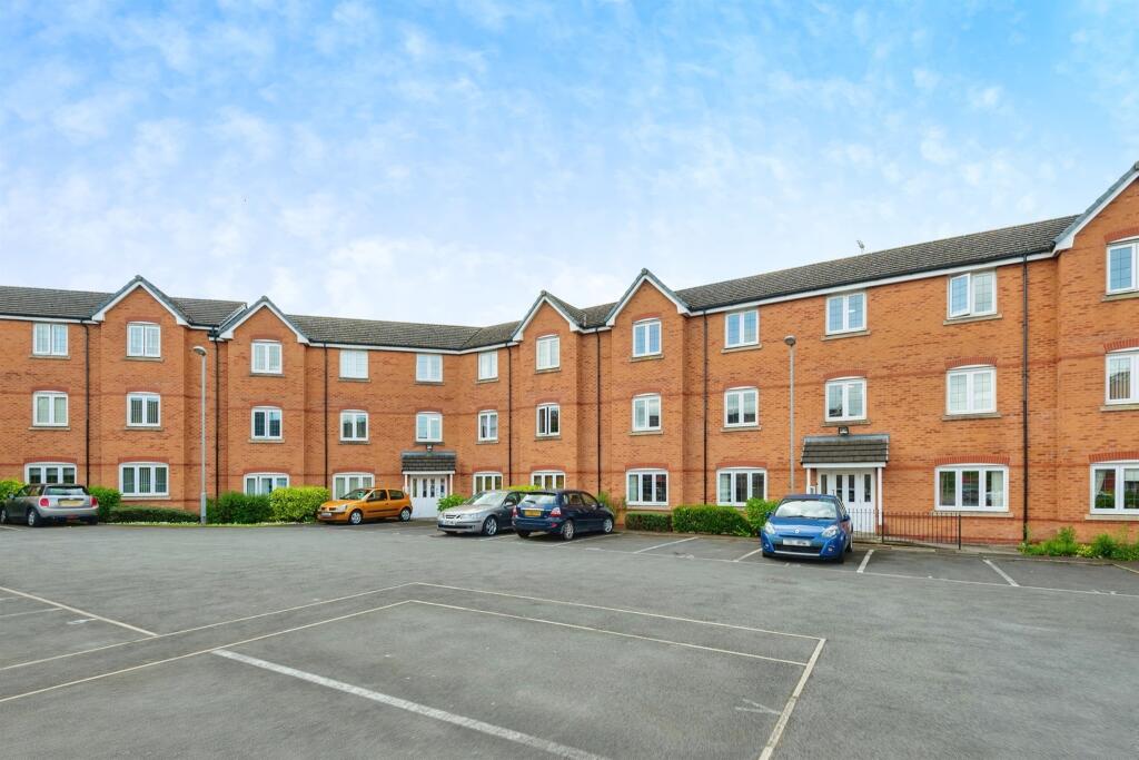 2 bedroom flat for sale in Mere View, Helsby, Frodsham, WA6
