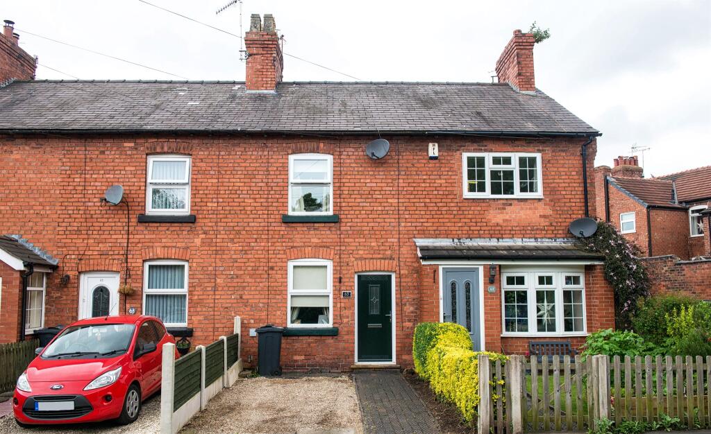 2 bedroom terraced house for sale in Robin Hood Lane, Helsby, Frodsham, WA6