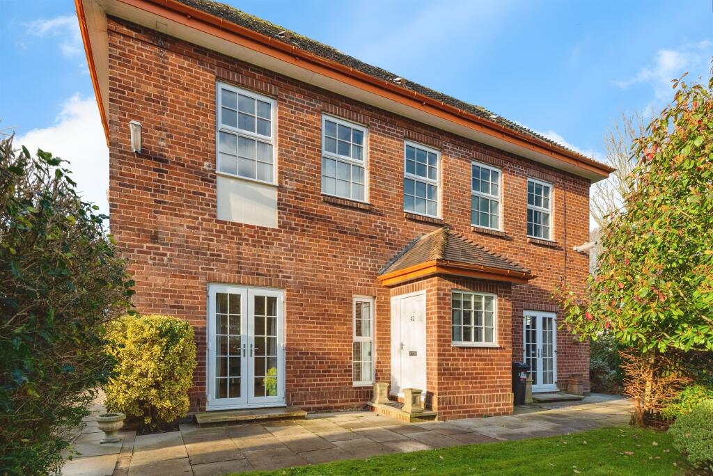 Main image of property: Kingsley Green, Frodsham