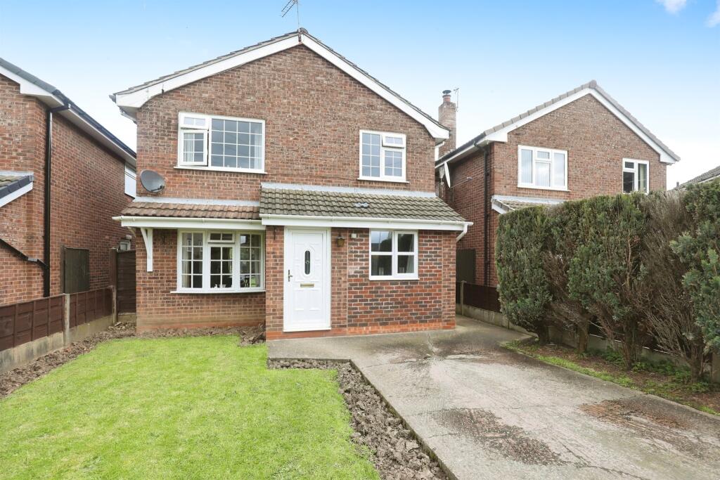 4 bedroom detached house for sale in St. Andrews Close, Rudheath