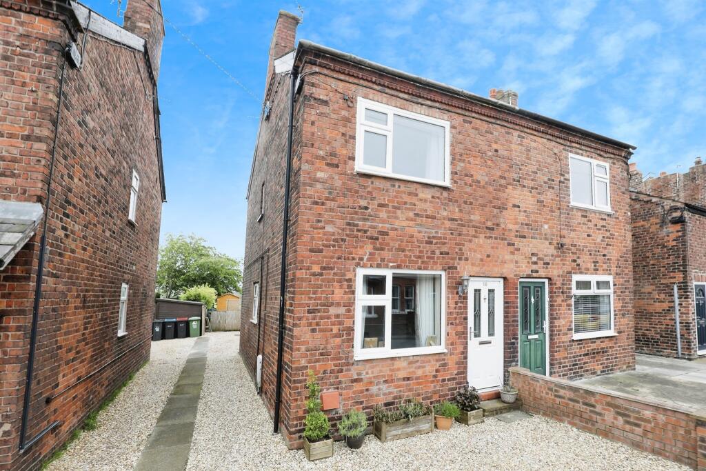2 bedroom semidetached house for sale in Church Street, Wincham