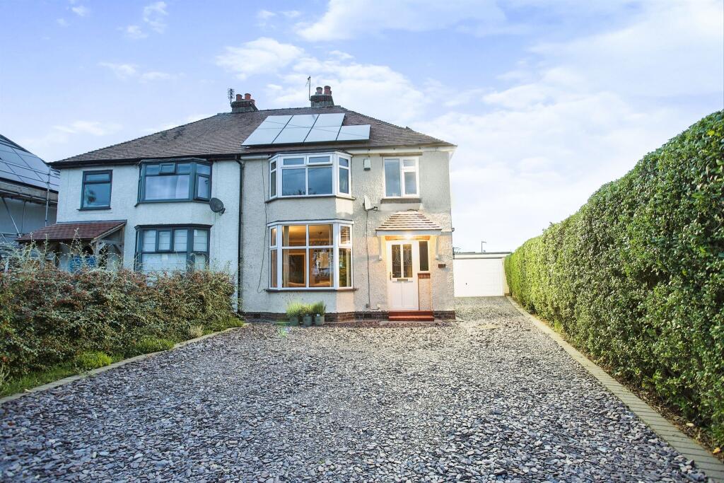 3 bedroom semidetached house for sale in Runcorn Road, Barnton