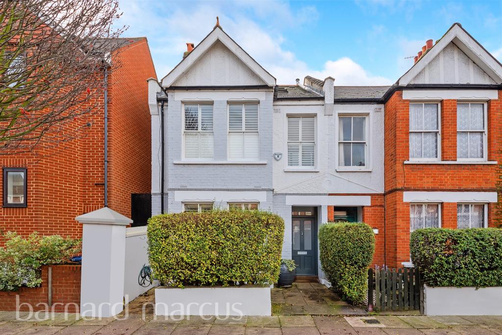 4 bedroom end of terrace house for sale in Valetta Road, Acton, W3
