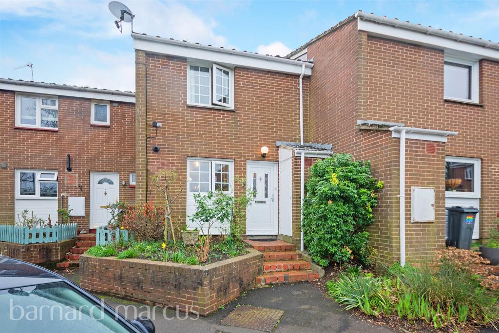 2 bedroom terraced house for sale in Staveley Gardens, London, W4
