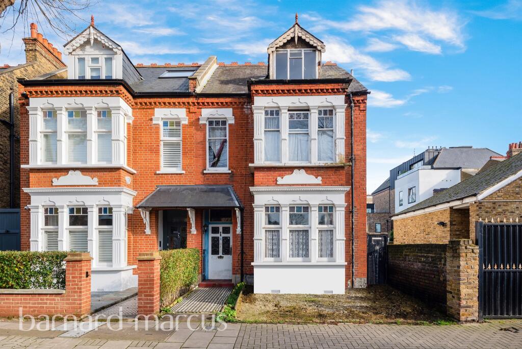 6 bedroom end of terrace house for sale in Thornton Avenue, Chiswick, W4