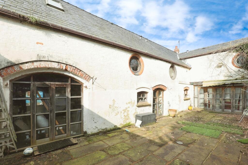 5 bedroom barn conversion for sale in Clive Lane, Winsford, CW7