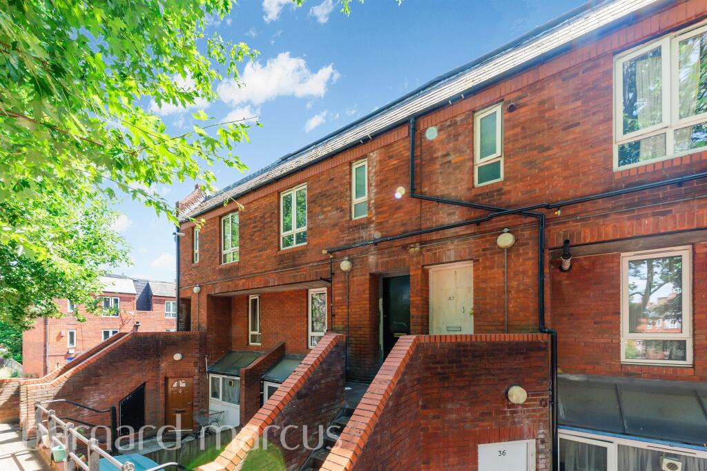 Main image of property: Wrights Green, London