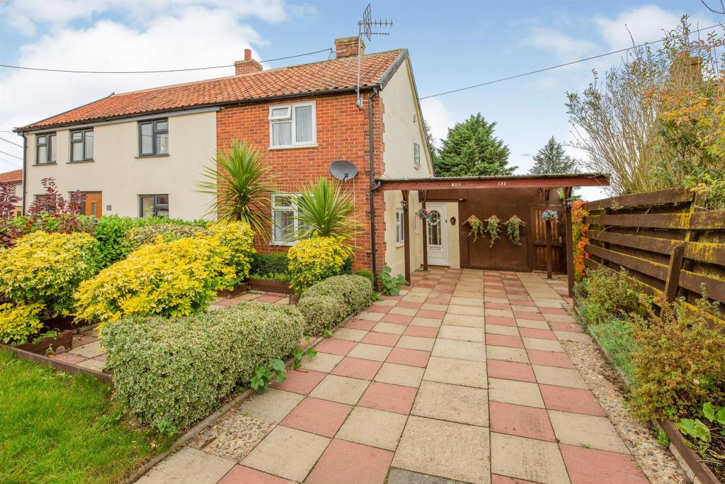 2 bedroom cottage for sale in Fen Street, Old Buckenham, Attleborough, NR17