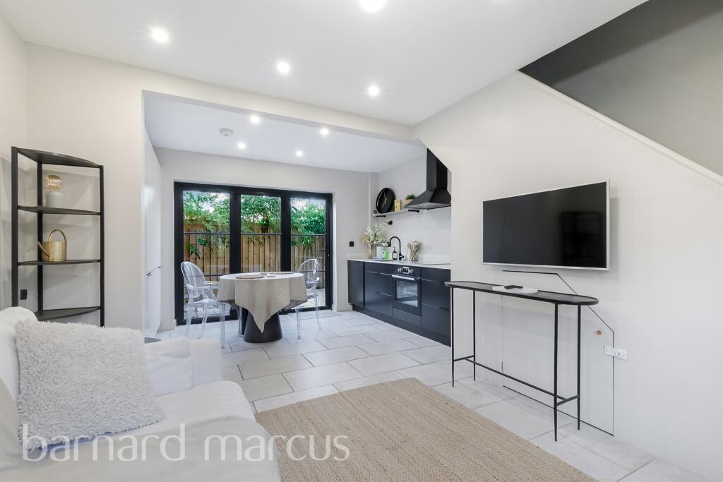 Main image of property: Cross Road, Croydon