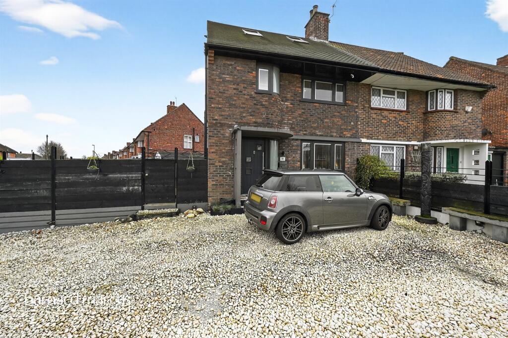 Main image of property: Stroud Green Way, Croydon