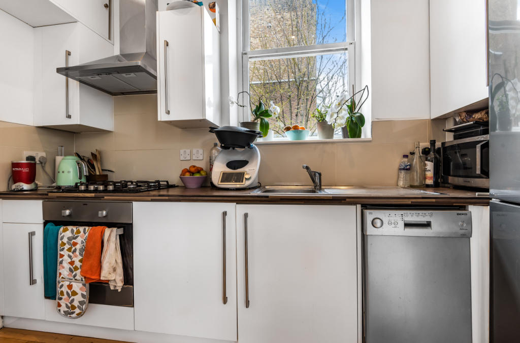 2 bedroom flat for sale in Longridge Road, London, SW5