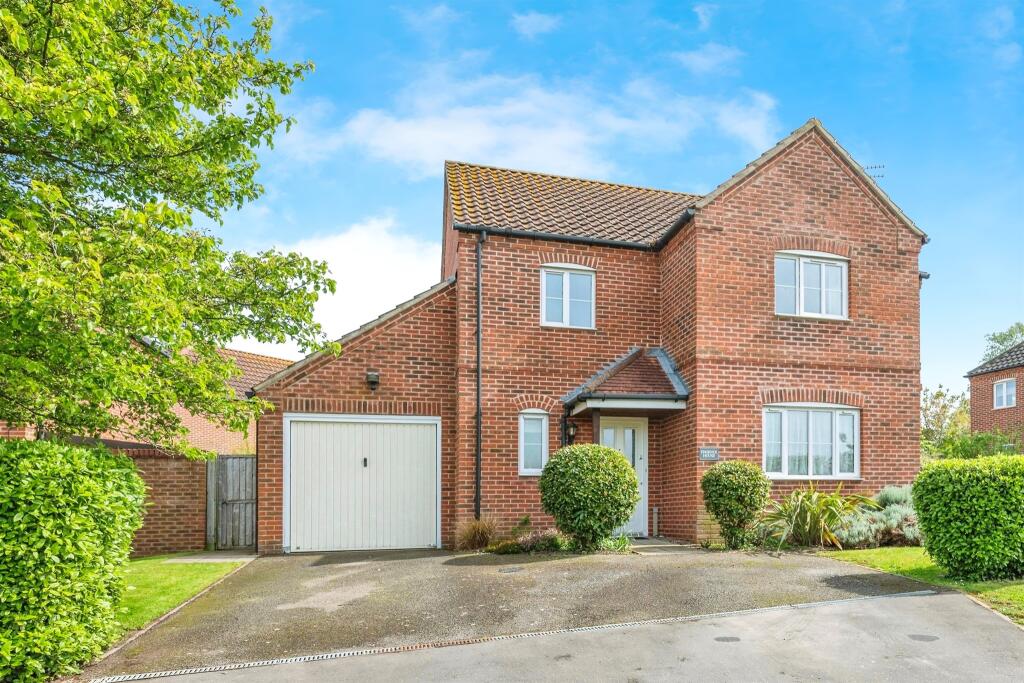 3 bedroom detached house for sale in Eagle Road, Erpingham, Norwich, NR11