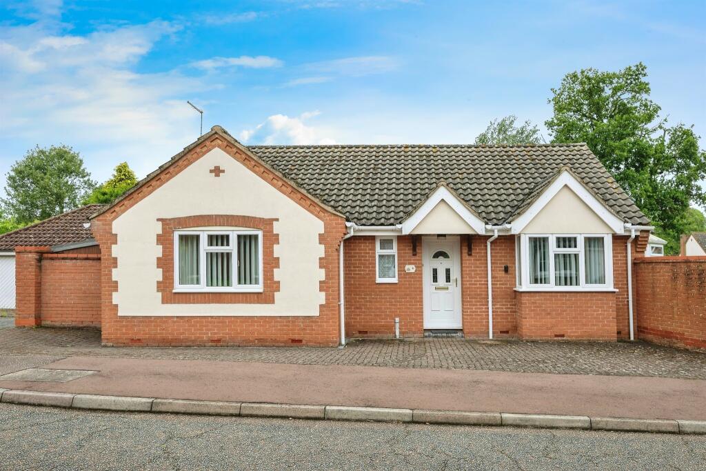2 bedroom detached bungalow for sale in Sears Close, Aylsham, Norwich, NR11