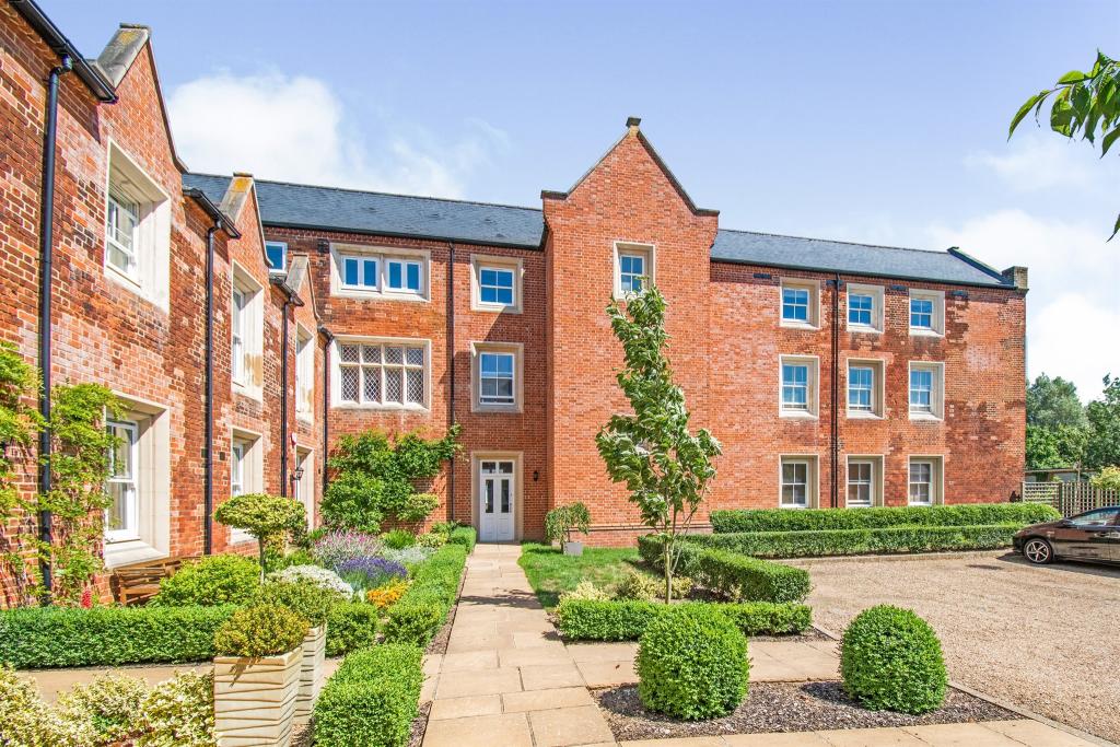 2 bedroom flat for sale in Mill Lane, Aylsham, Norwich, NR11