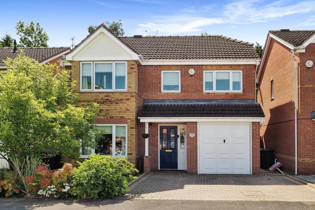 4 bedroom detached house for sale in Ruston Drive, Royston, Barnsley, S71